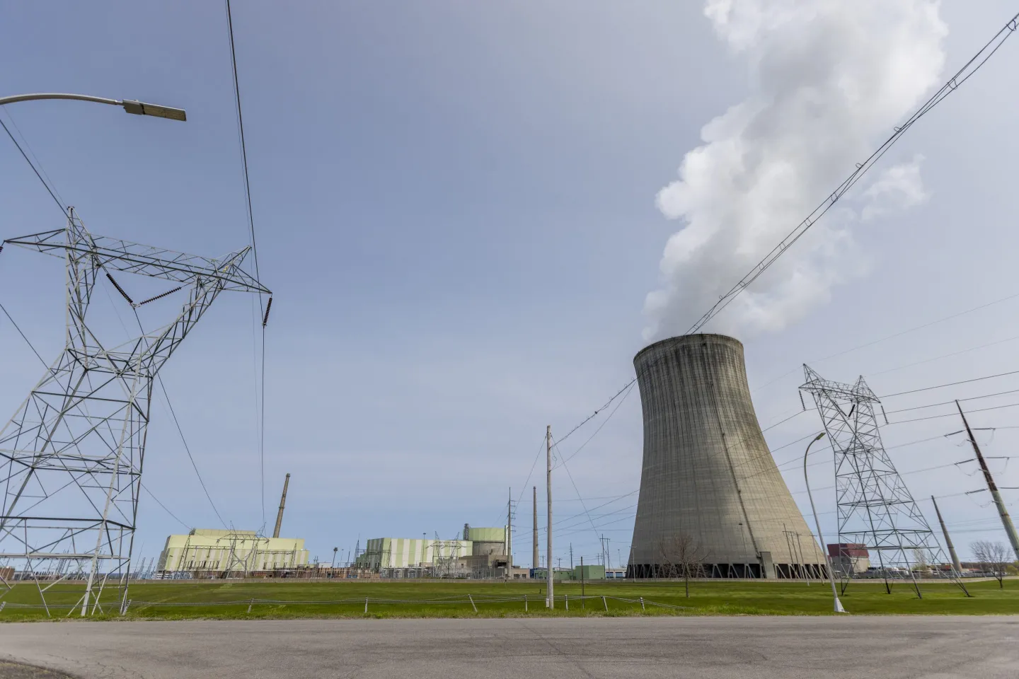 Google backs new nuclear plants to power AI